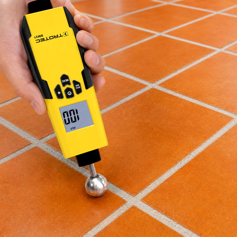 Feuchtemessgerät | 5-40 mm Eindringtiefe | zerstörungsfreie Feuchtemessung | für Wand, Boden & Decke | Trotec BM31