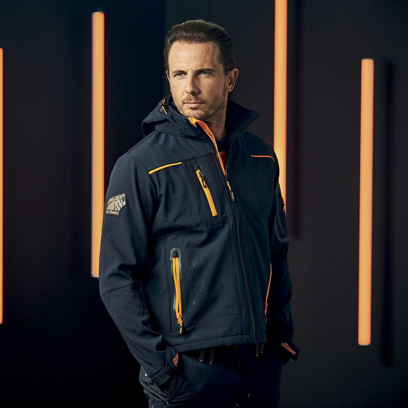 U-Power Space Softshelljacke, Deep Blue, am Modell