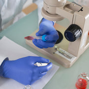 SHOWA 7555 EBT blaue Nitrilhandschuhe, Einsatz im Labor