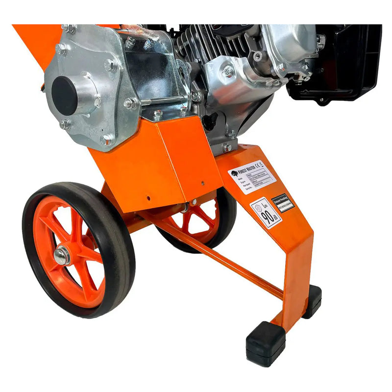 Forest Master FM6DD-MUL, Räder, Fahrgestell und unterer Auswurf im Detail