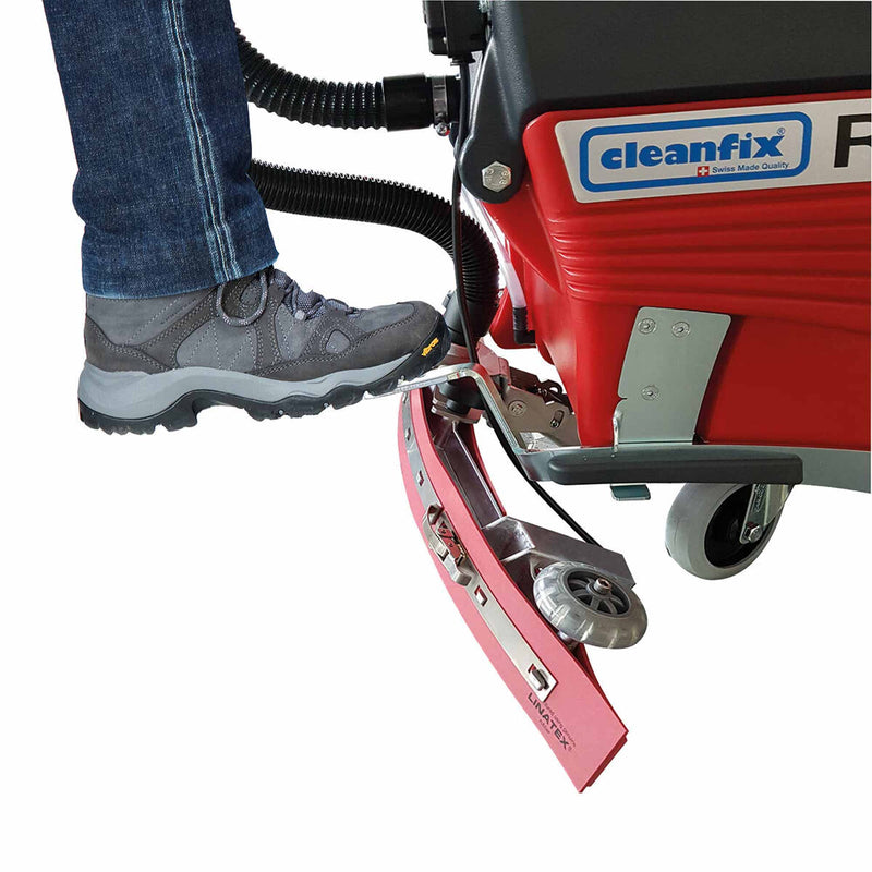 Akku-Scheuersaugmaschine RA605-2 | 2500 m²/h | 62 cm | 130 mbar | 2 Bürsten | Ladegerät & Chemiedosierung | Cleanfix