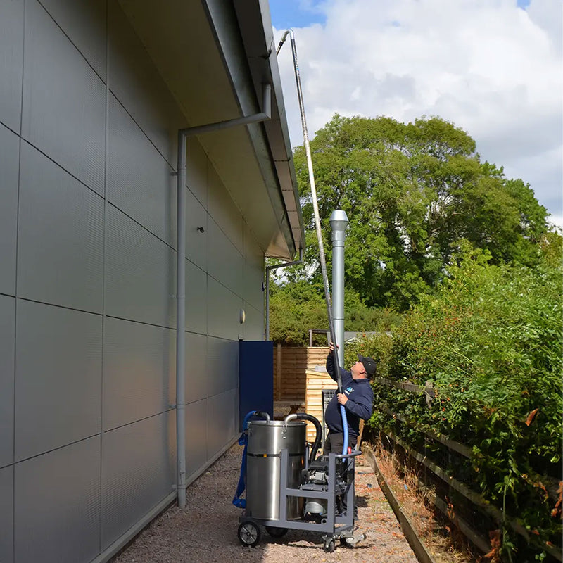 12 m Dachrinnen-Reinigungs-Set | 3K-Kohlefaser-Saugrohre | für grosse Höhen | Maxvac EasyReach