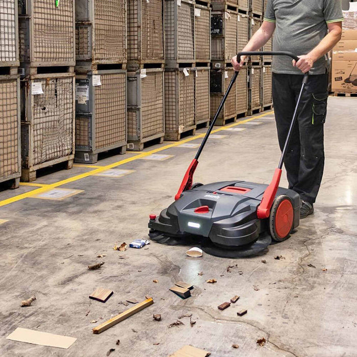 Akku-Kehrmaschine HS770 CAS | 40 l | 77 cm | 3600 m²/h | 5,0 h | Cleanfix