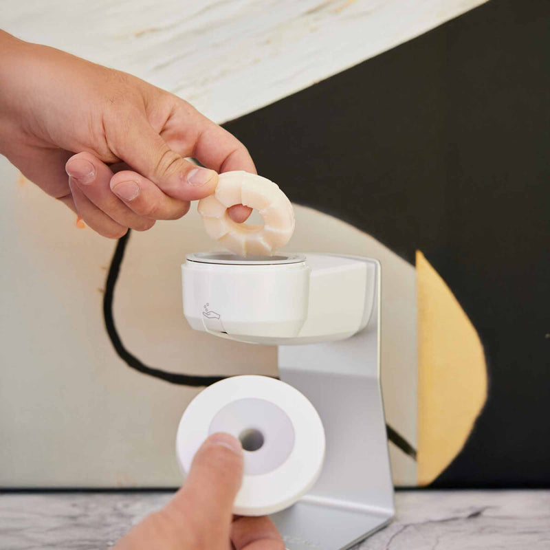 Lesseau Seifenspender | für feste Seife | Abrieb-Dosiersystem | "Parmesan-Spender" | ABS Kunststoff